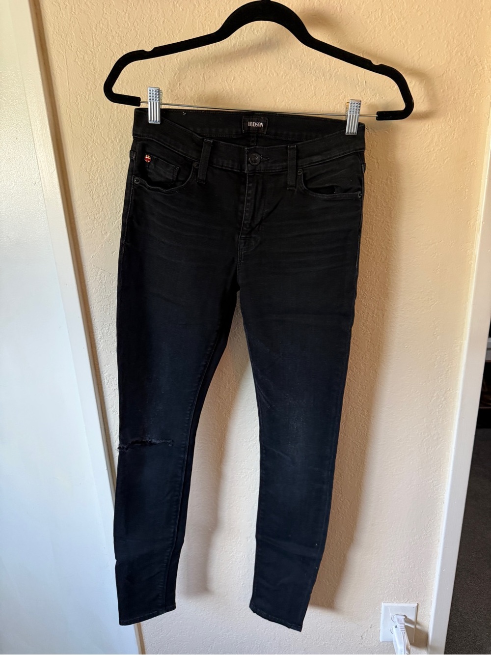 Hudson Jeans Black Skinny with Knee Distress